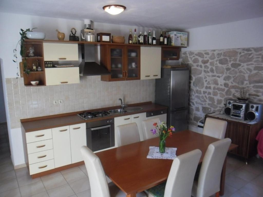 Apartments With A Parking Space Lukoran Екстер'єр фото
