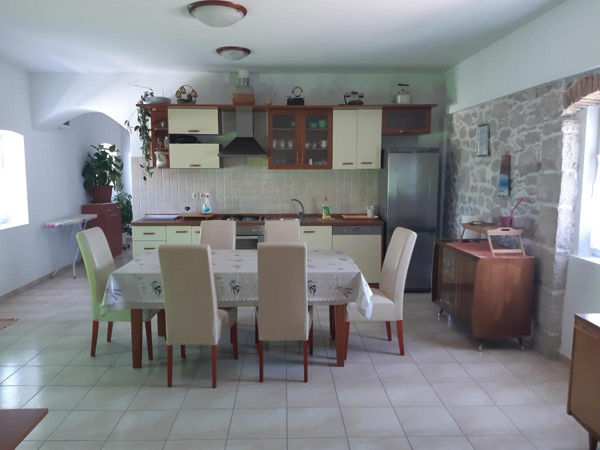 Apartments With A Parking Space Lukoran Екстер'єр фото